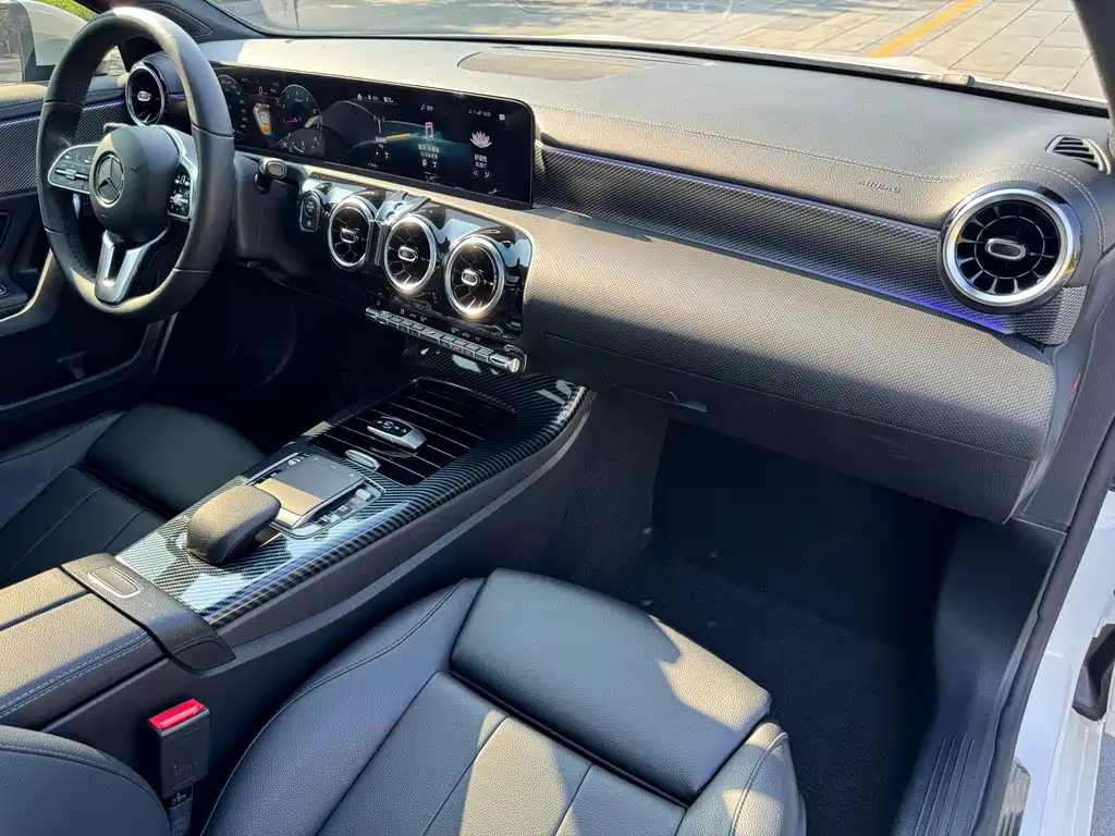 Mercedes-Benz A-Class 2021 — фото 19