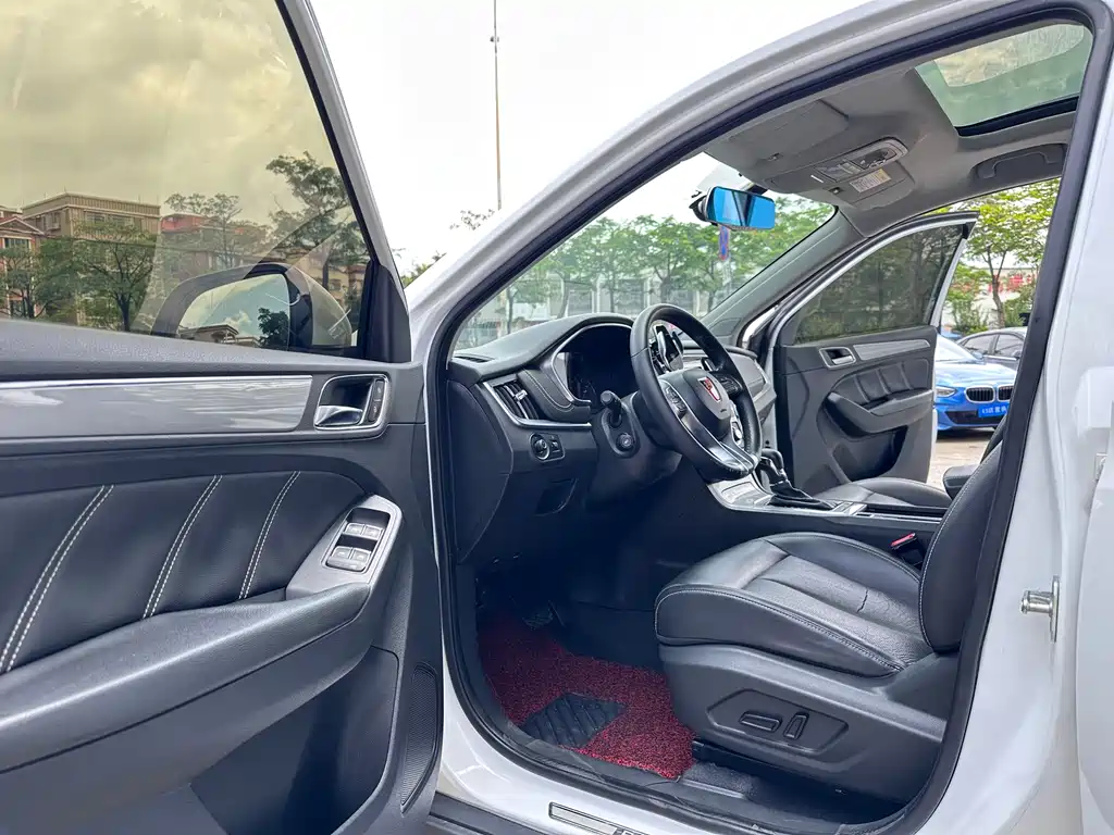Roewe RX5 2016 — фото 11