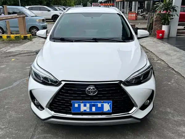 Toyota Yaris L 2021