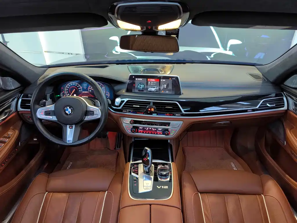 BMW 7 Series 2019 — фото 17