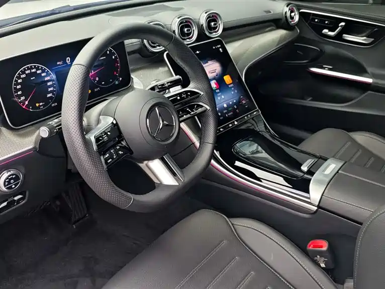 Mercedes-Benz C-Class 2025 — фото 11