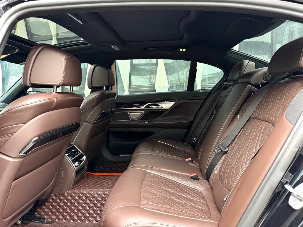 BMW 7 Series 2020 — фото 12