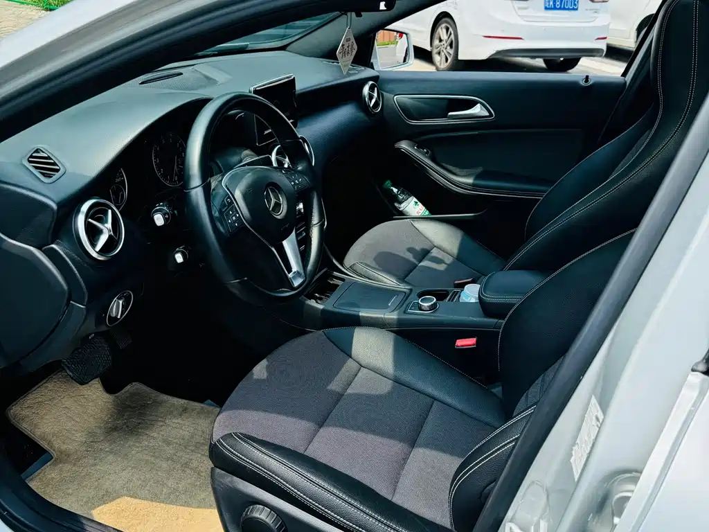 Mercedes-Benz A-Class 2015