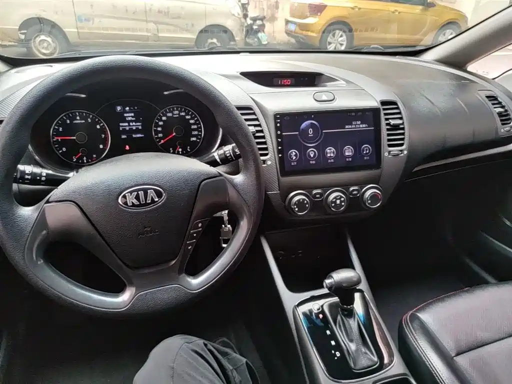 Kia K3 2018 — фото 10