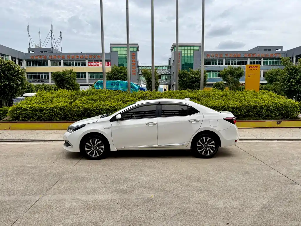 Toyota Corolla 2019 — фото 3