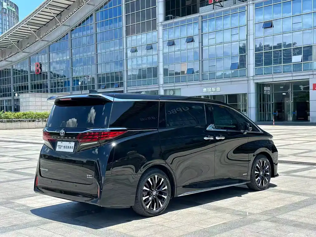 Toyota Alphard 2026 — фото 7