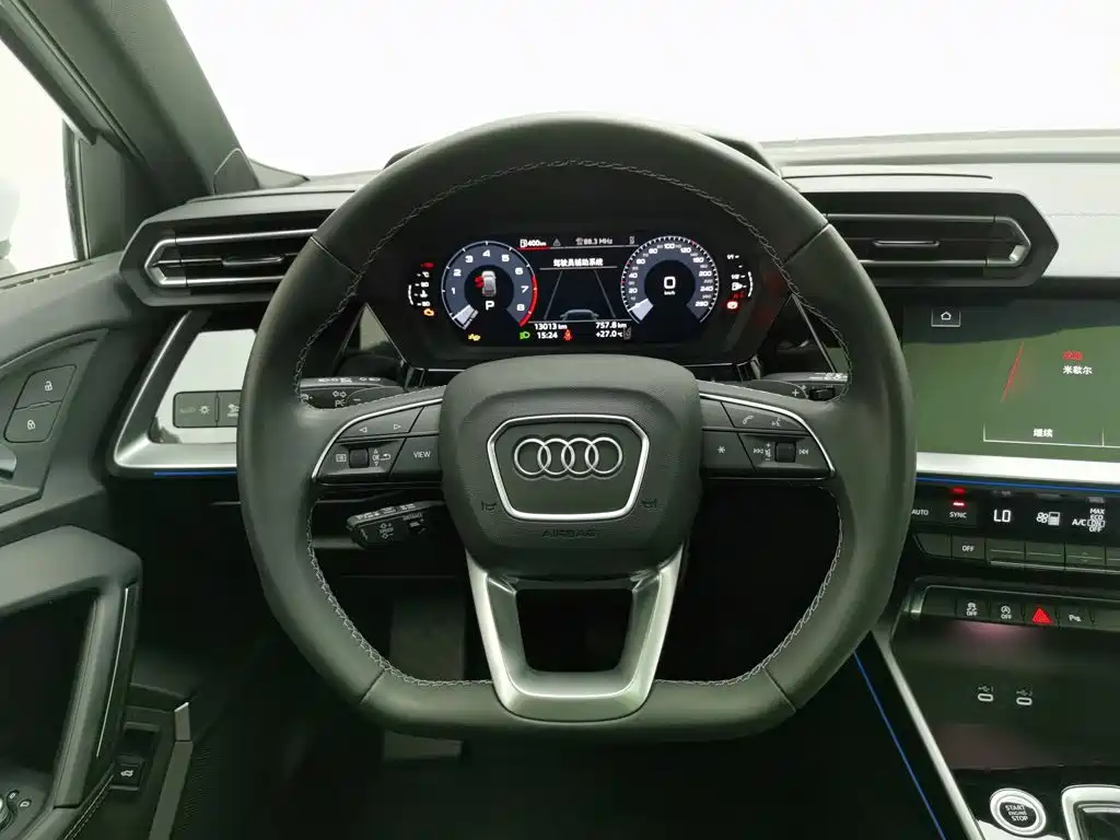 Audi A3 2025 — фото 11