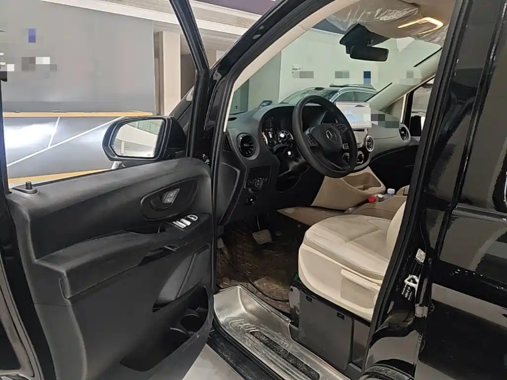 Mercedes-Benz Vito 2022 — фото 16