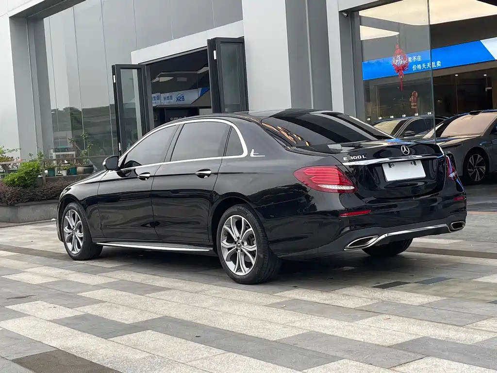 Mercedes-Benz E-Class 2020 — фото 22