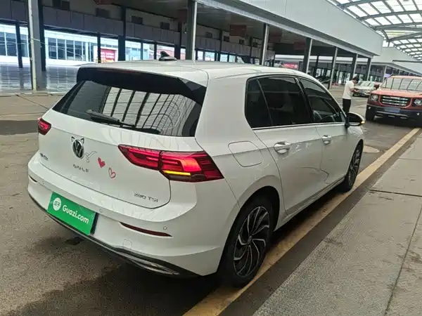Volkswagen Golf 2021