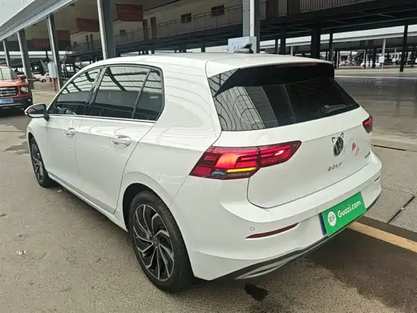 Volkswagen Golf 2021