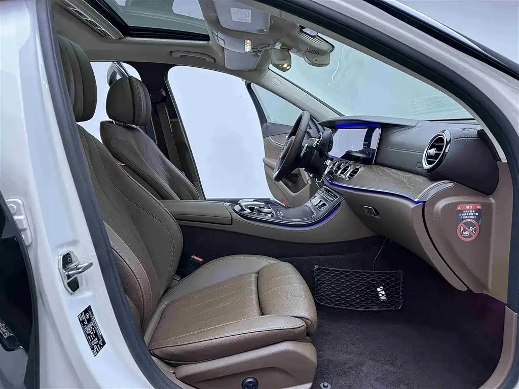 Mercedes-Benz E-Class 2017 — фото 10