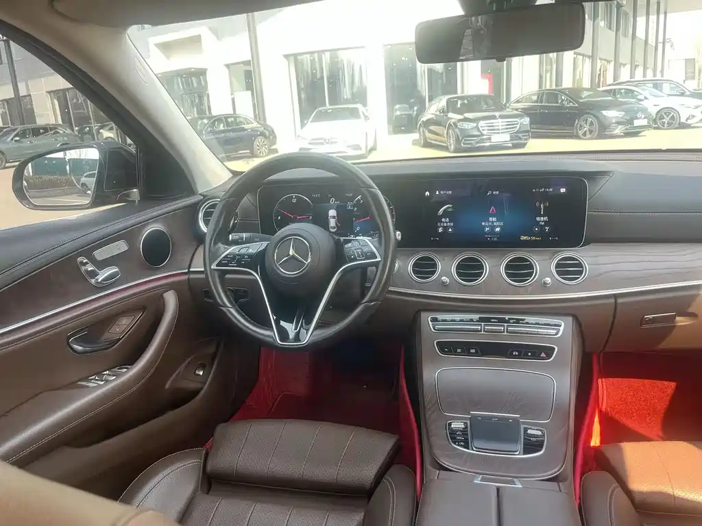 Mercedes-Benz E-Class 2023 — фото 10