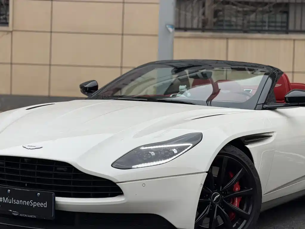 Aston Martin DB11 2019 — фото 3
