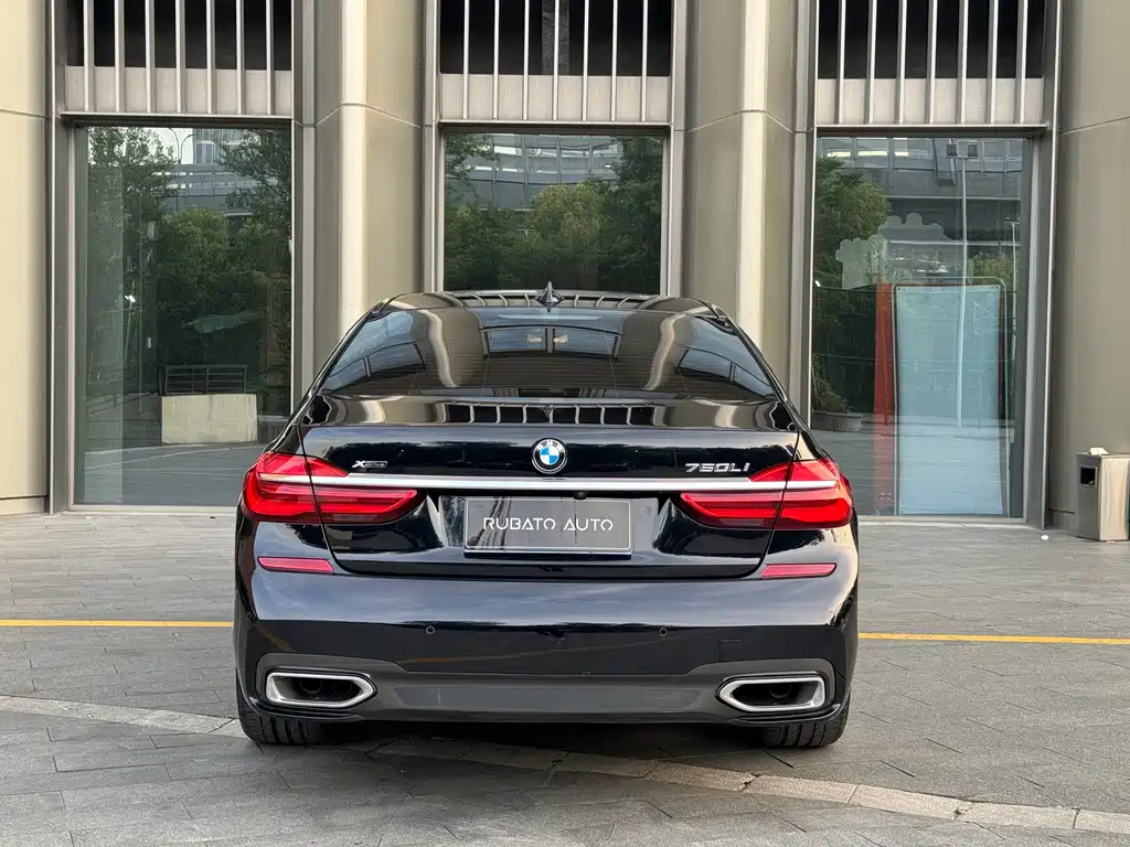 BMW 7 Series 2018 — фото 6