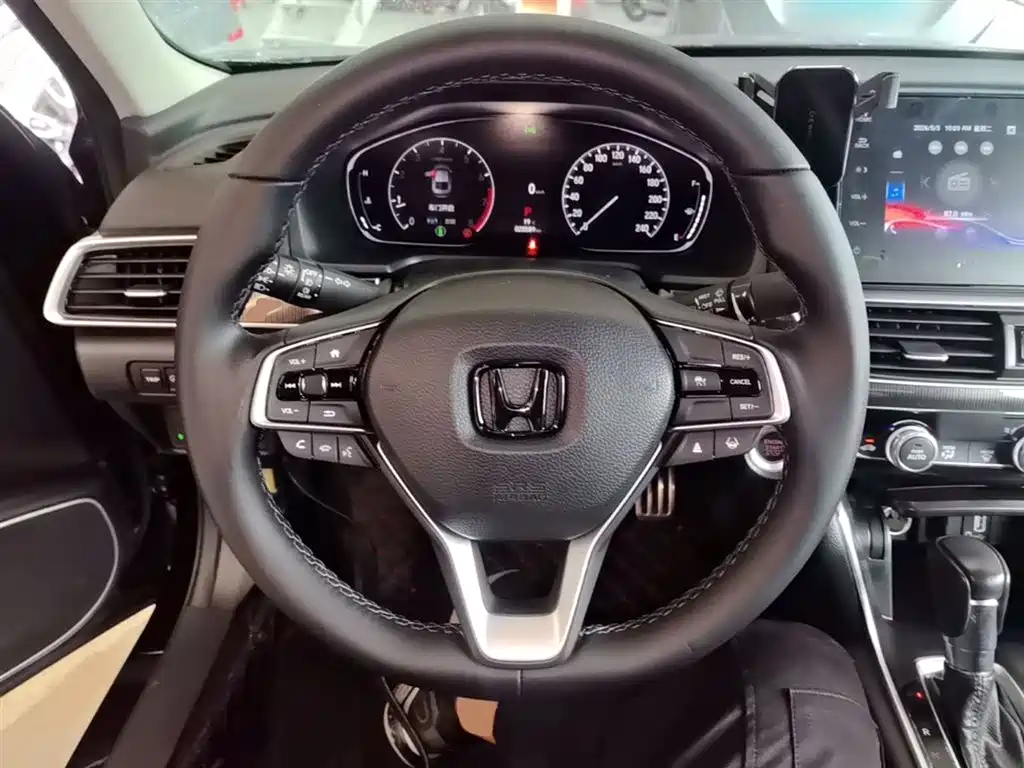 Honda Accord 2023 — фото 11