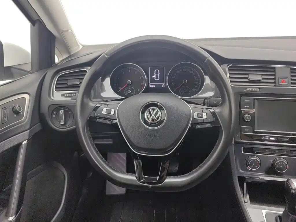 Volkswagen Golf 2018 — фото 11