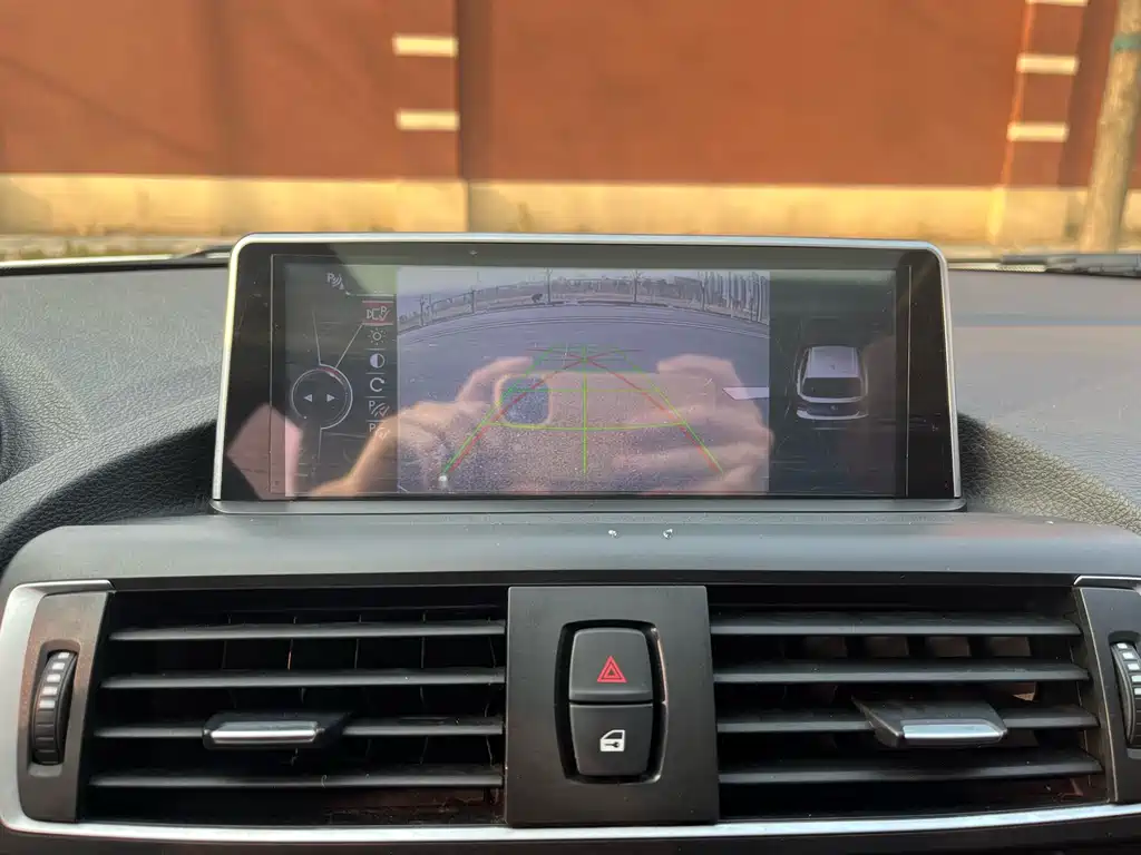 BMW 1 Series 2017 — фото 15