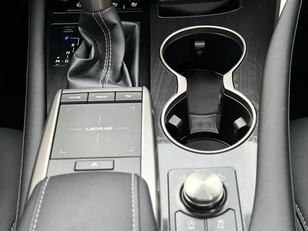 Lexus RX 2022 — фото 12