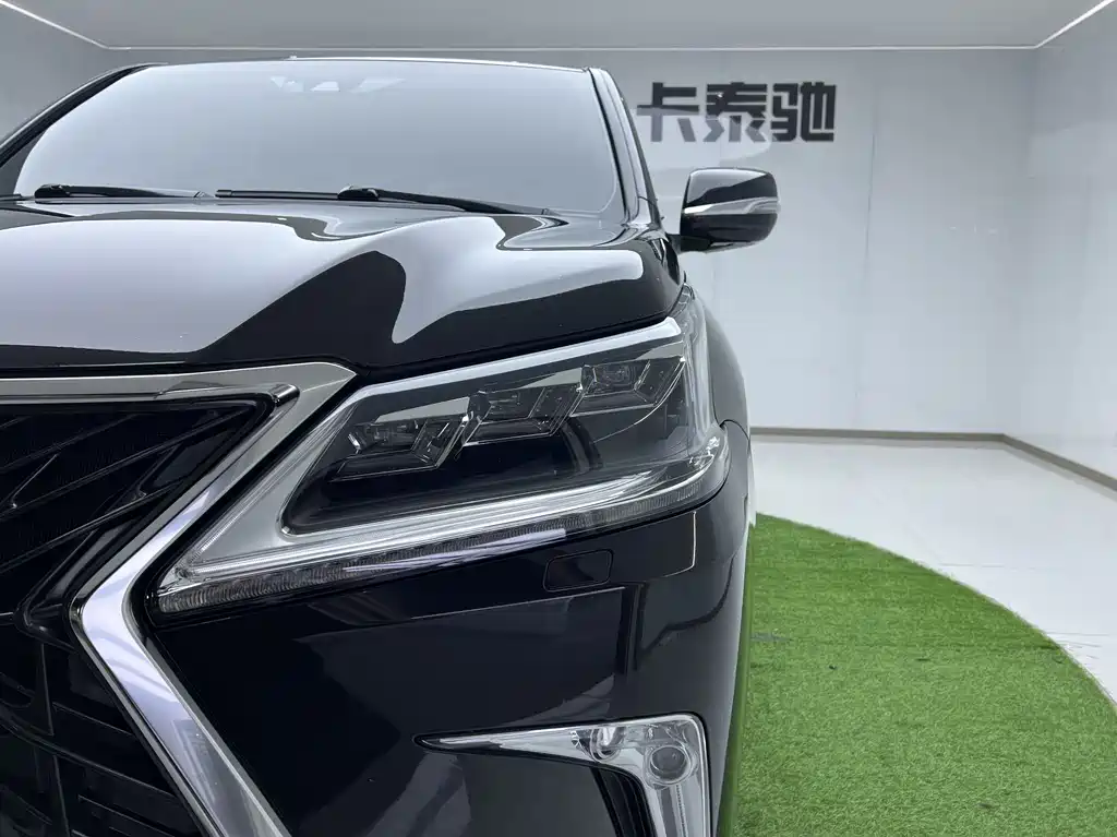 Lexus LX 2019 — фото 27