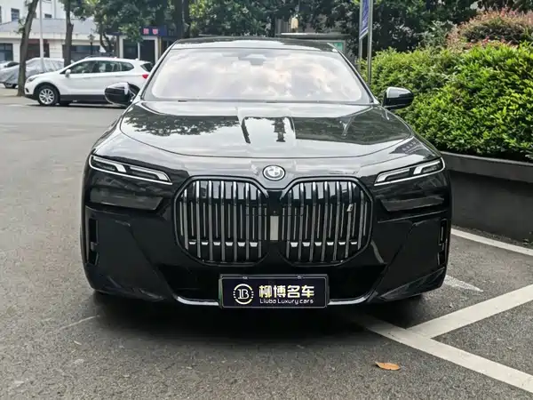 BMW i7 2024