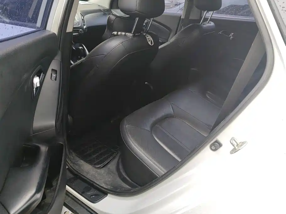 Hyundai ix35 2013 — фото 11