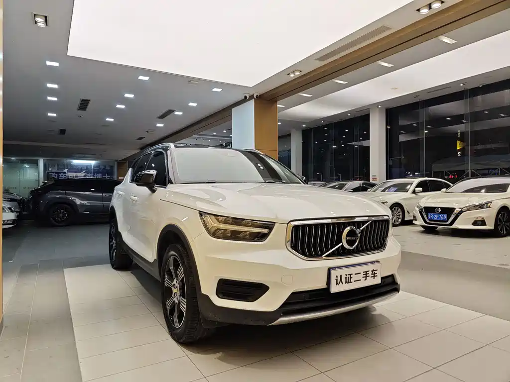 Volvo XC40 2019 — фото 5