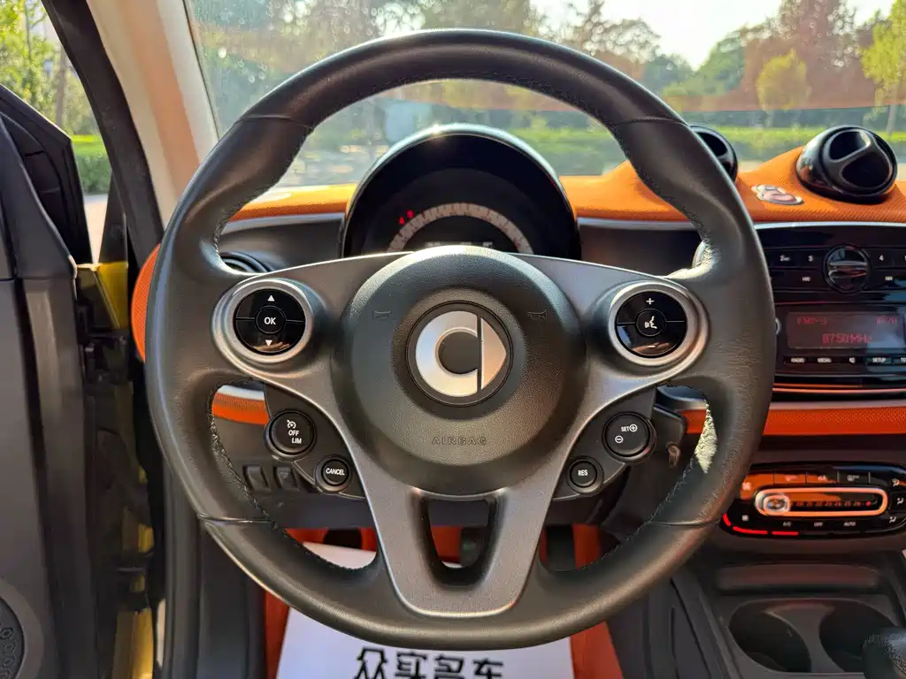 smart fortwo 2016 — фото 9