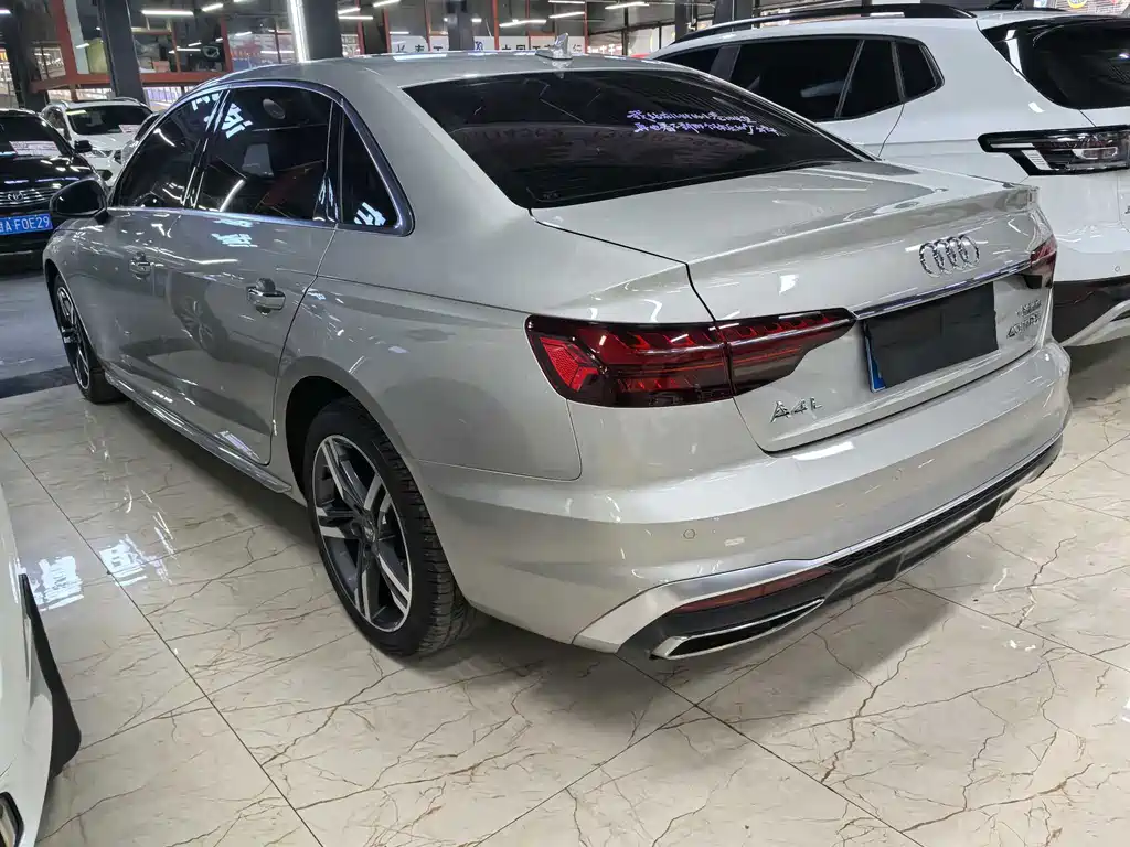 Audi A4L 2021