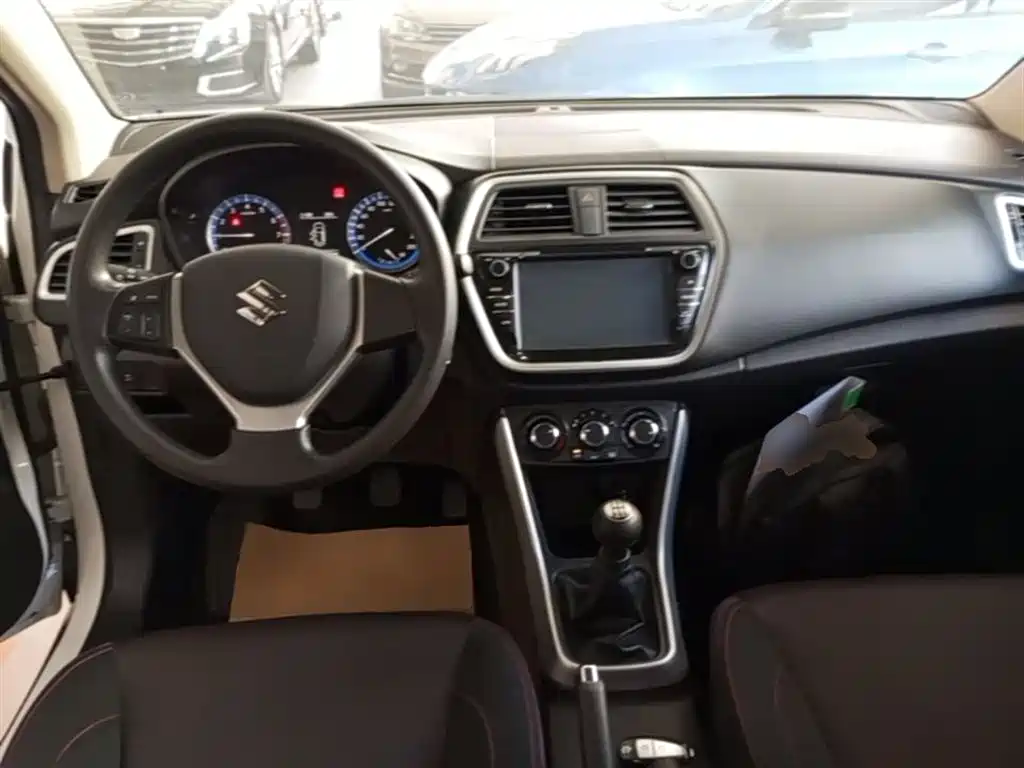 Suzuki S-Cross 2015 — фото 10