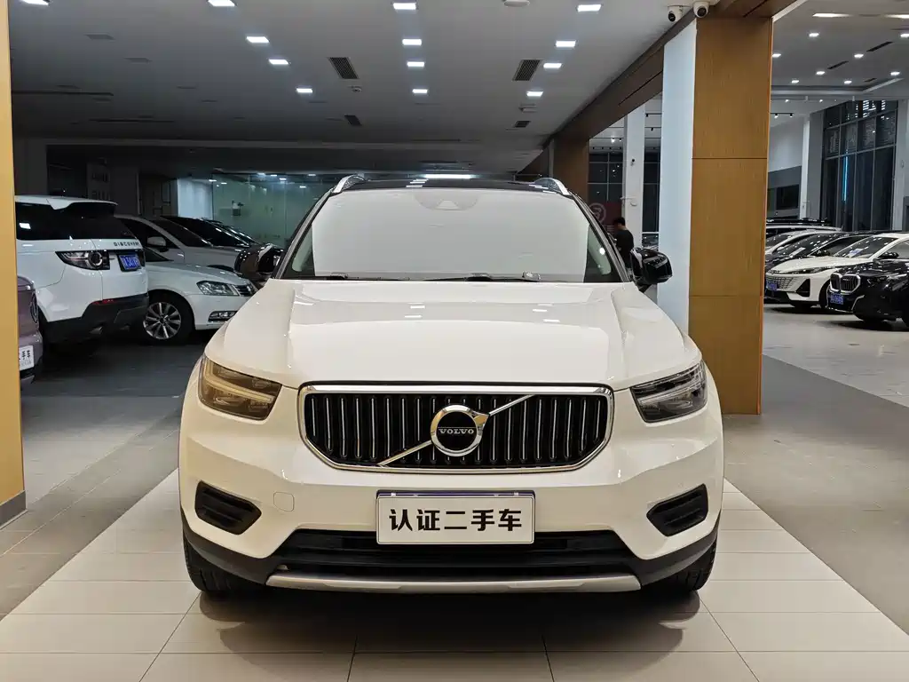 Volvo XC40 2019 — фото 4