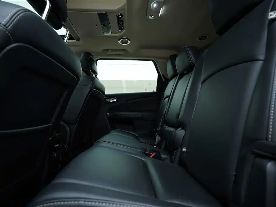 Dodge Journey 2015 — фото 21