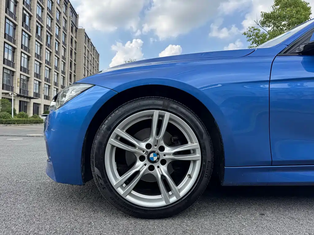 BMW 3 Series 2017 — фото 15