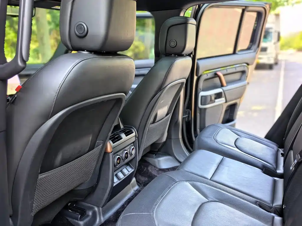 Land Rover Defender 2022 — фото 8