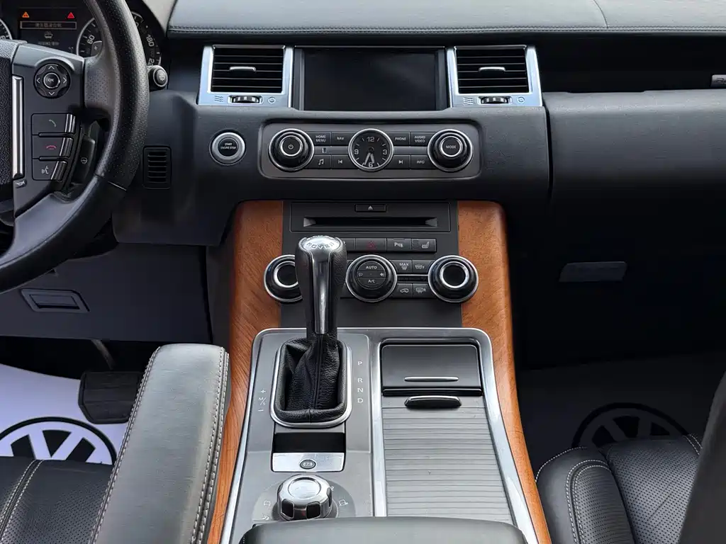 Land Rover Sport 2011 — фото 11