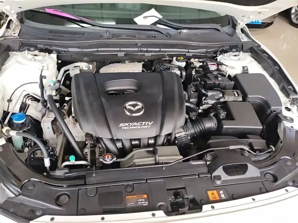 Mazda 3 Axela 2017 — фото 20
