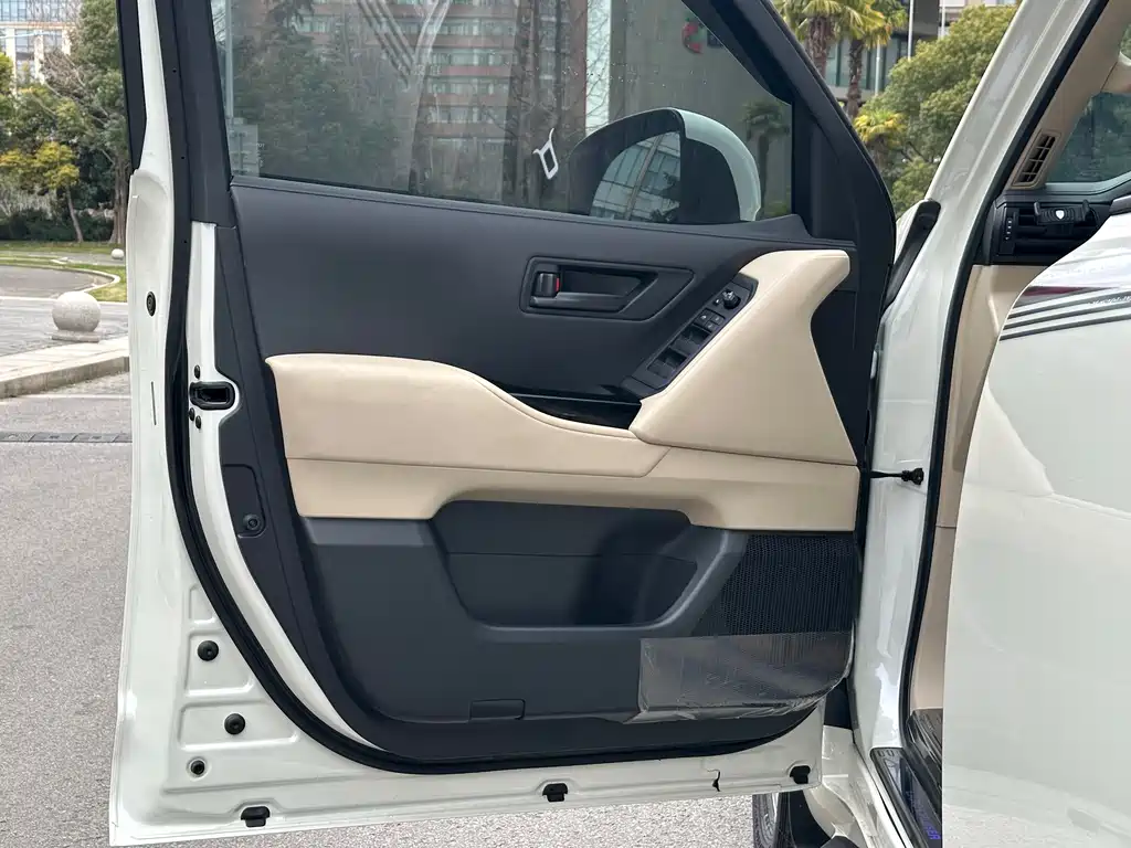 Toyota Land Cruiser 2023 — фото 25