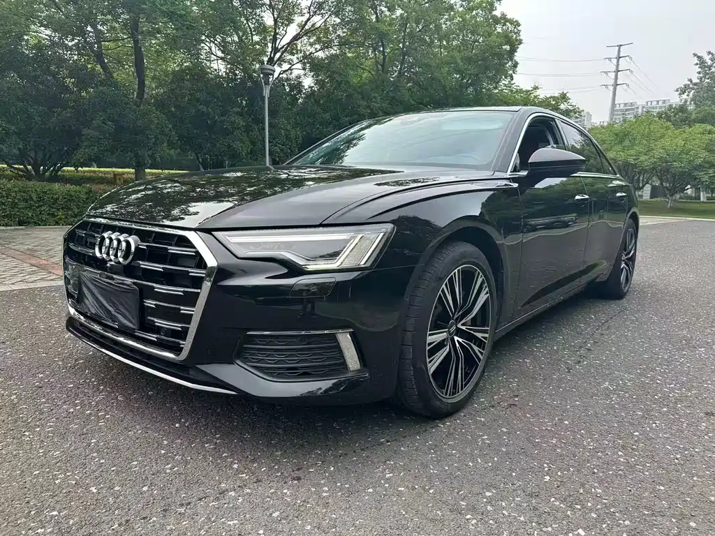Audi A6L 2022 — фото 1