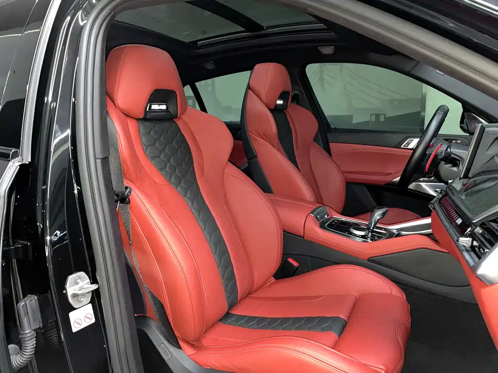 BMW X6 M 2023 — фото 18