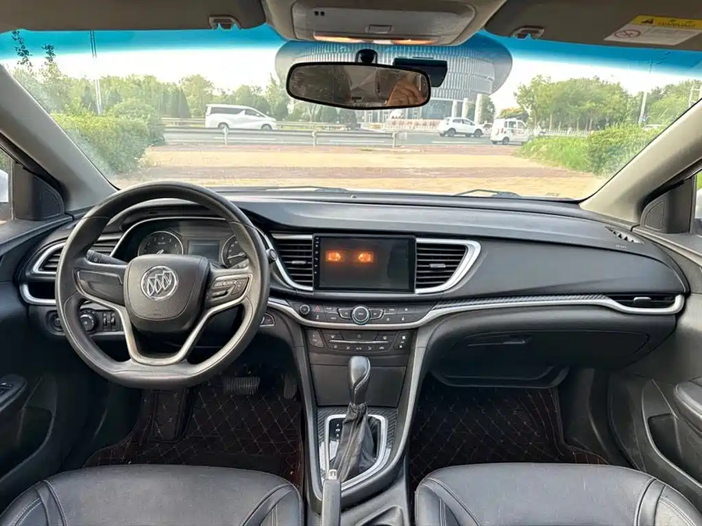 Buick Excelle 2015 — фото 9