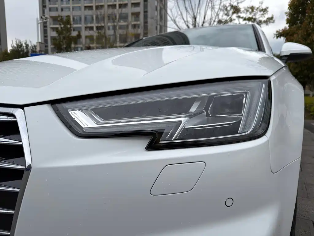 Audi A4L 2019 — фото 11