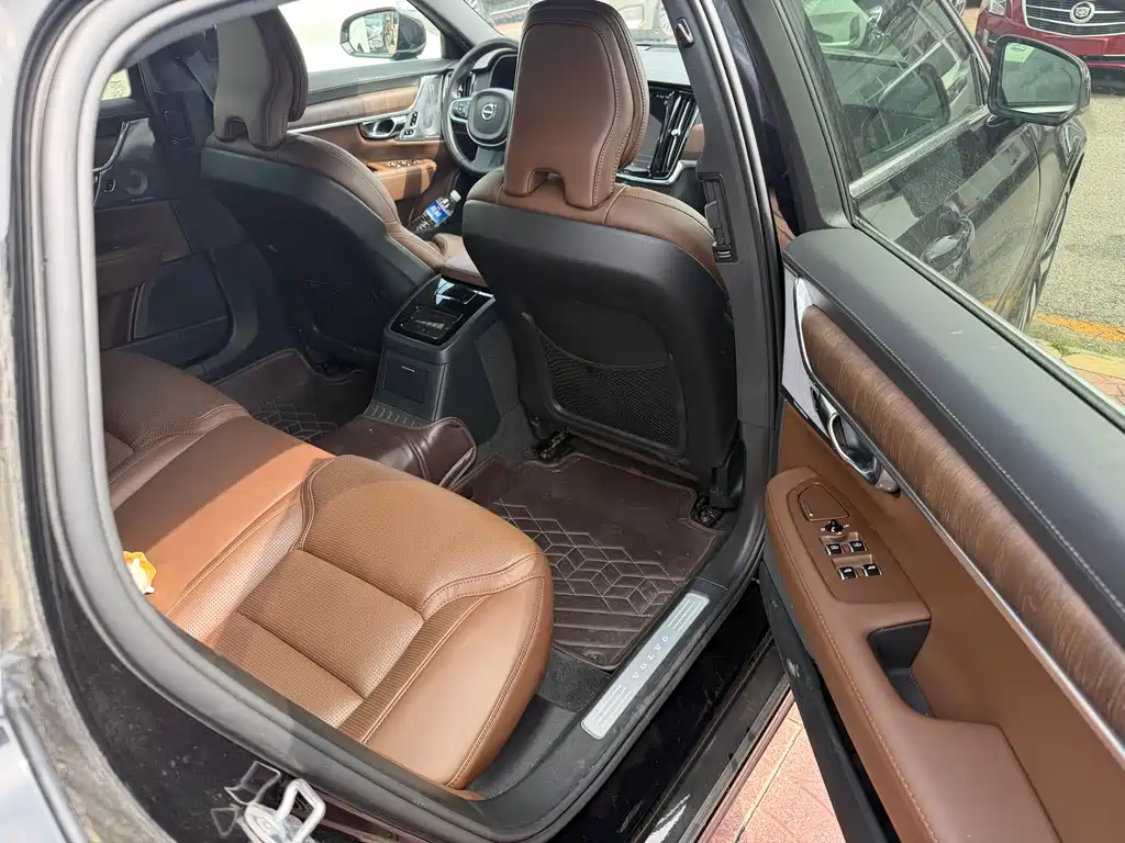 Volvo S90 PHEV 2025 — фото 12