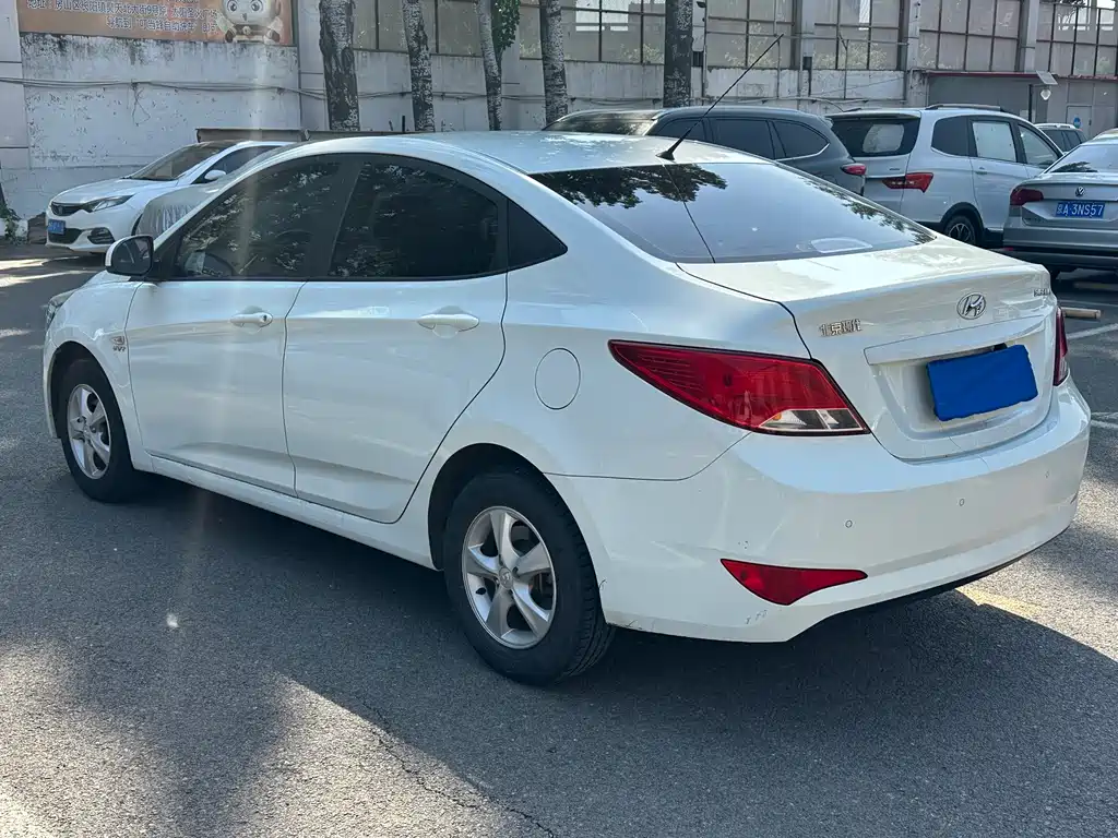 Hyundai Verna 2016 — фото 4