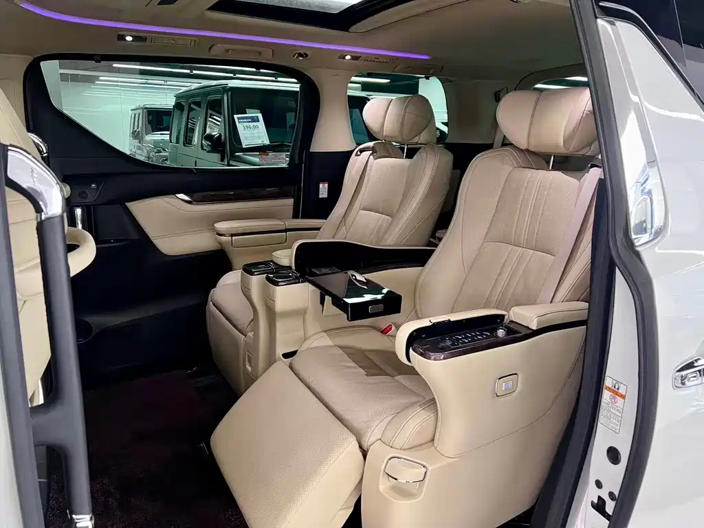 Toyota Alphard 2020 — фото 7