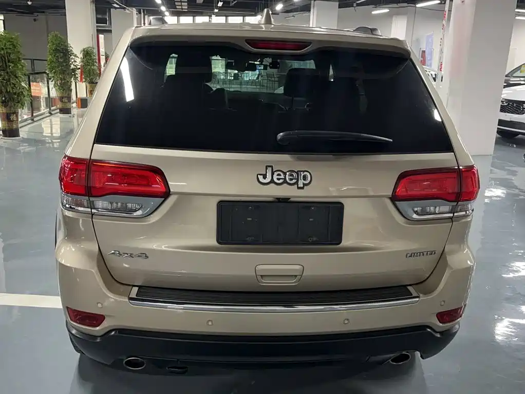 Jeep Grand Cherokee 2015 — фото 6
