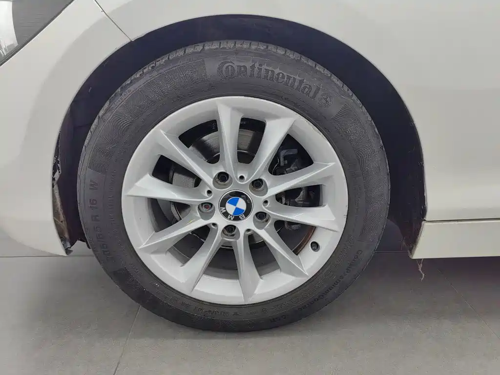BMW 1 Series 2012 — фото 17