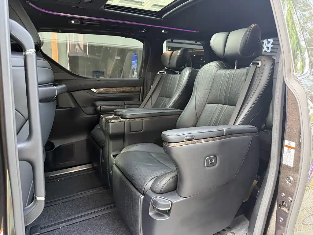 Toyota Alphard 2019 — фото 6