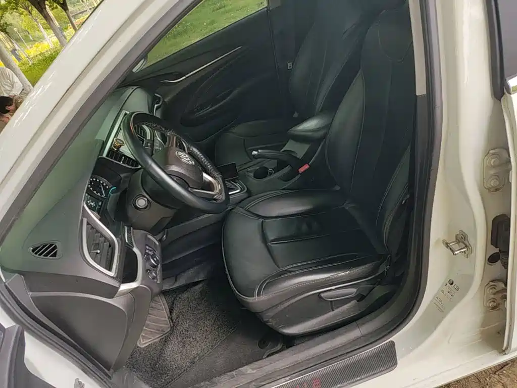 Buick Excelle 2015 — фото 15