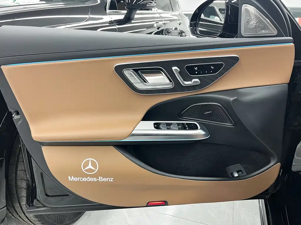 Mercedes-Benz E-Class 2025 — фото 10