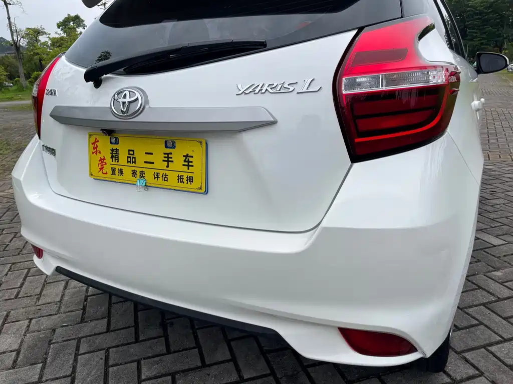 Toyota Yaris L 2019 — фото 8